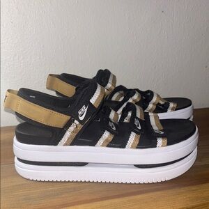 Nike Icon Classic Women’s Sandal - Black/Metallic Gold/ White